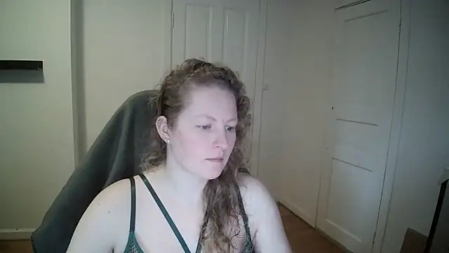Snapshot of Girlnina-1995 chatting on February 7, 2025, 10:19 am Girlnina-1995 online show from February 7, 2025, 10:19 am