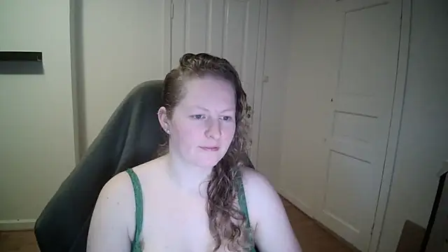 Snapshot of Girlnina-1995 chatting on February 10, 2025, 9:25 am Girlnina-1995 online show from February 10, 2025, 9:25 am