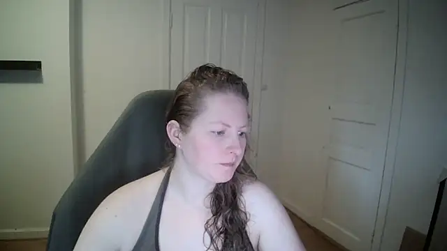 Snapshot of Girlnina-1995 chatting on February 11, 2025, 11:21 am Girlnina-1995 online show from February 11, 2025, 11:21 am