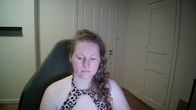 Snapshot of Girlnina-1995 chatting on February 12, 2025, 5:05 pm Girlnina-1995 online show from February 12, 2025, 5:05 pm