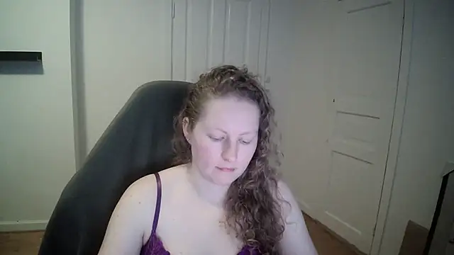 Snapshot of Girlnina-1995 chatting on February 20, 2025, 2:02 pm Girlnina-1995 online show from February 20, 2025, 2:02 pm