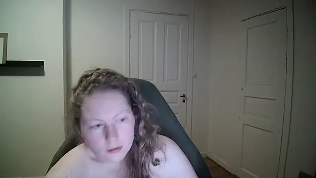 Snapshot of Girlnina-1995 chatting on February 26, 2025, 5:42 am Girlnina-1995 online show from February 26, 2025, 5:42 am