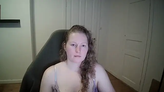 Snapshot of Girlnina-1995 chatting on February 27, 2025, 12:45 pm Girlnina-1995 online show from February 27, 2025, 12:45 pm