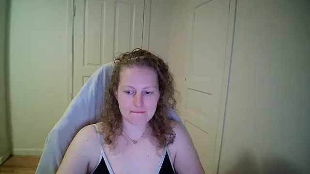 Girlnina-1995 online show from April 7, 2026, 7:25 pm