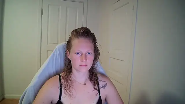 Girlnina-1995 online show from July 16, 2026, 8:31 am