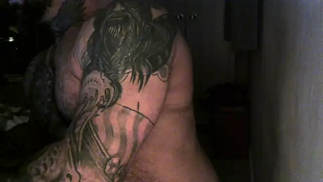 Snapshot of muscle1976 chatting on December 19, 2024, 12:24 am muscle1976 online show from December 19, 2024, 12:24 am