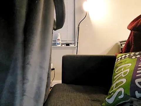 theone11169 online show from February 8, 2026, 3:43 am