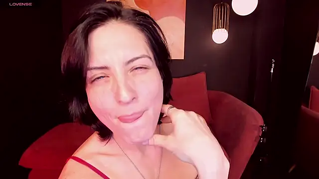 LorenDaze online show from December 24, 2024, 5:02 pm