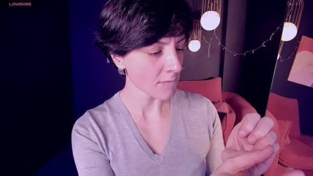 LorenDaze online show from January 24, 2025, 3:02 pm