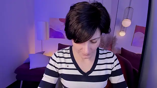 LorenDaze online show from December 22, 2025, 7:49 am