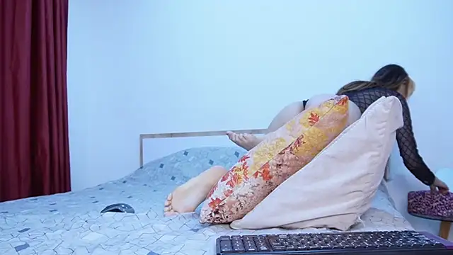 lola vlad online show from February 26, 2026, 10:31 pm