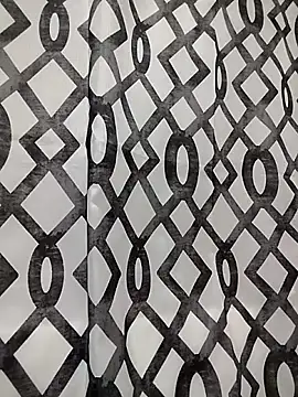 eatmeplease44 online show from November 13, 2025, 6:29 pm