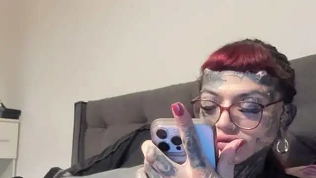 Snapshot of tamarapervert chatting on April 11, 2026, 10:47 pm tamarapervert online show from April 11, 2026, 10:47 pm
