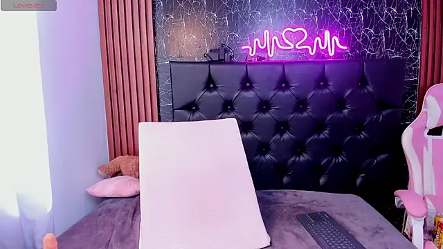Snapshot of Tamara-evans chatting on February 7, 2025, 7:27 pm Tamara-evans online show from February 7, 2025, 7:27 pm