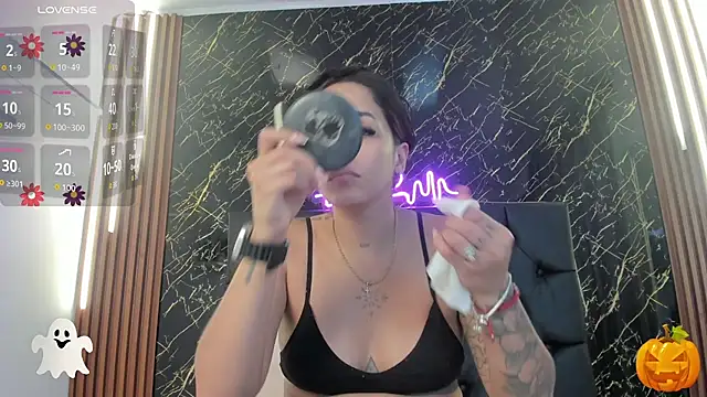 Snapshot of Tamara-evans chatting on October 31, 2025, 7:26 pm Tamara-evans online show from October 31, 2025, 7:26 pm