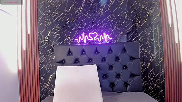 Snapshot of Tamara-evans chatting on November 19, 2025, 7:58 pm Tamara-evans online show from November 19, 2025, 7:58 pm