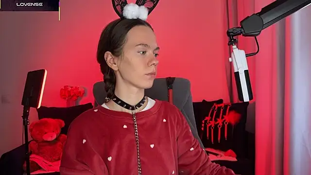 DivineBite online show from September 24, 2025, 2:09 pm