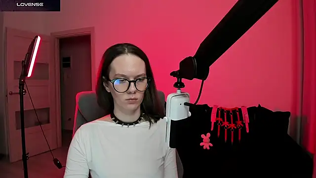 DivineBite online show from March 6, 2026, 4:36 pm