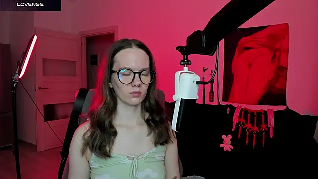 DivineBite online show from March 13, 2026, 5:52 pm