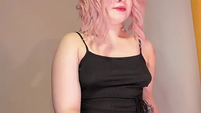 SueNiceeeee online show from November 6, 2025, 10:21 pm