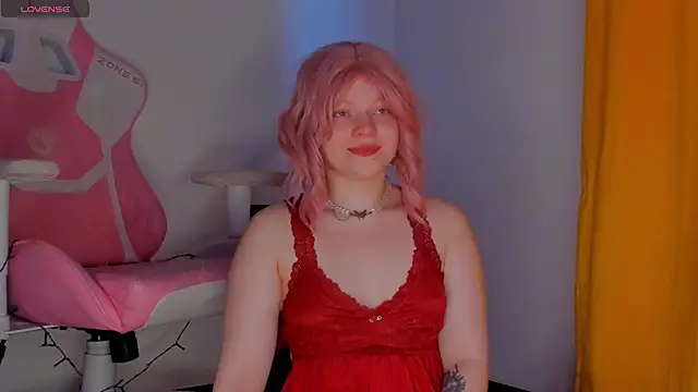 Snapshot of SueNiceeeee chatting on July 1, 2026, 2:46 am SueNiceeeee online show from July 1, 2026, 2:46 am