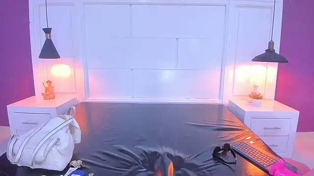 SilvanaCapelli online show from February 22, 2025, 9:59 pm