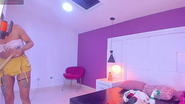 SilvanaCapelli online show from March 14, 2025, 11:01 am