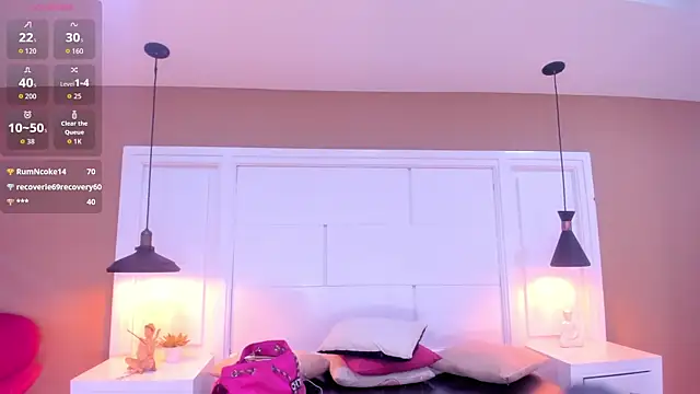 SilvanaCapelli online show from October 12, 2025, 6:51 pm