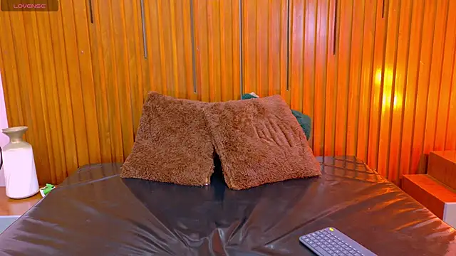 SilvanaCapelli online show from November 12, 2025, 8:30 pm