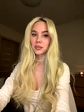 Snapshot of xDinnax chatting on October 16, 2025, 12:50 pm xDinnax online show from October 16, 2025, 12:50 pm