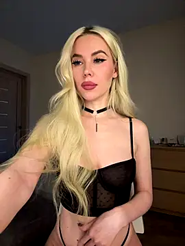 Snapshot of xDinnax chatting on October 19, 2025, 3:45 pm xDinnax online show from October 19, 2025, 3:45 pm