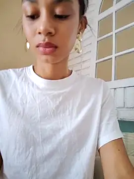 Leaberry online show from February 19, 2026, 8:38 pm