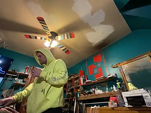 charactrzero online show from December 22, 2024, 5:56 am