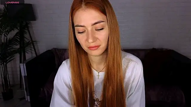 Adelyna Bird online show from December 6, 2024, 7:32 am