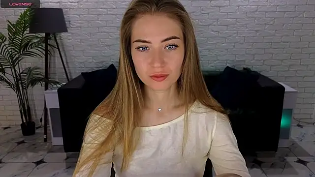 Adelyna Bird online show from September 16, 2025, 6:14 am