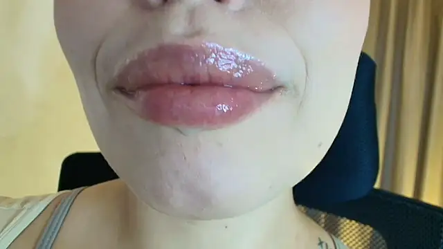 lisbet21x online show from May 22, 2026, 9:53 pm