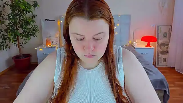 PolinaSalvatore online show from February 24, 2026, 1:09 pm