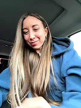 Snapshot of EvaCatt chatting on October 3, 2025, 2:41 am EvaCatt online show from October 3, 2025, 2:41 am