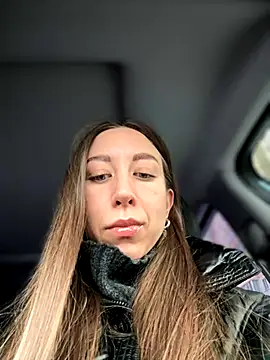 Snapshot of EvaCatt chatting on November 13, 2025, 3:49 am EvaCatt online show from November 13, 2025, 3:49 am