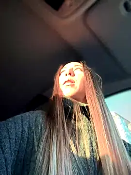 Snapshot of EvaCatt chatting on November 17, 2025, 2:28 am EvaCatt online show from November 17, 2025, 2:28 am