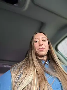 EvaCatt online show from April 8, 2026, 3:06 am