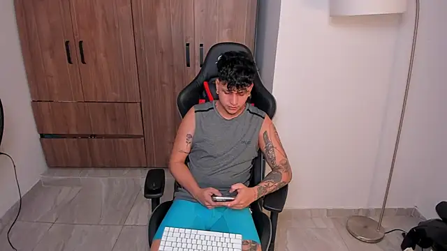 Jake simons online show from November 28, 2025, 11:02 am