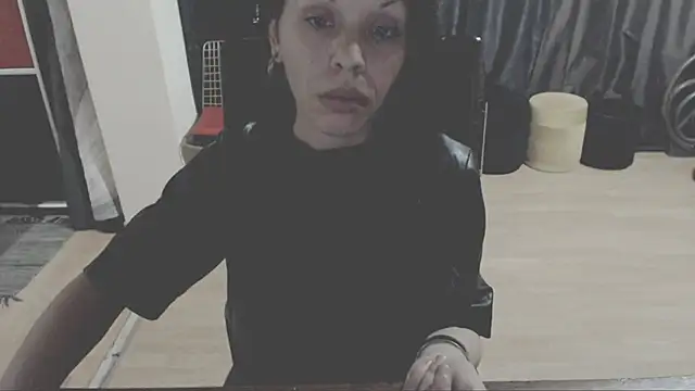 Snapshot of GoldenSasha chatting on October 6, 2025, 6:38 pm GoldenSasha online show from October 6, 2025, 6:38 pm