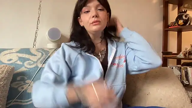 SweetMaisie online show from February 16, 2026, 10:50 pm