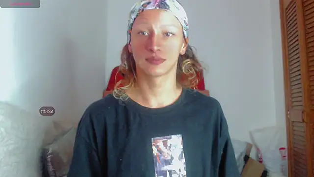 Snapshot of Summer_XO chatting on December 24, 2024, 2:10 am Summer XO online show from December 24, 2024, 2:10 am