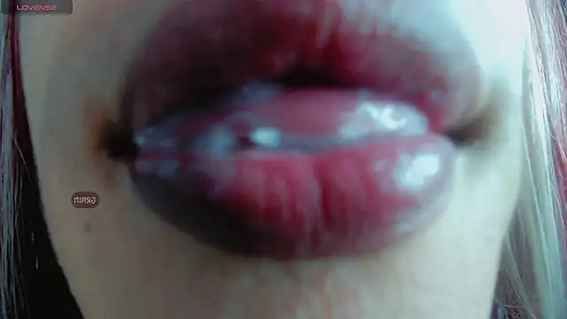 Snapshot of Summer_XO chatting on February 6, 2025, 5:03 am Summer XO online show from February 6, 2025, 5:03 am