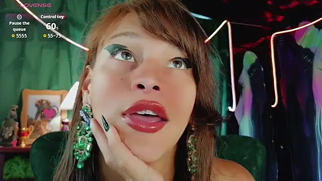 Summer XO online show from February 10, 2026, 9:08 pm