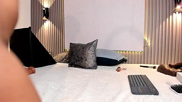 Zafiiraa online show from February 20, 2025, 6:24 pm