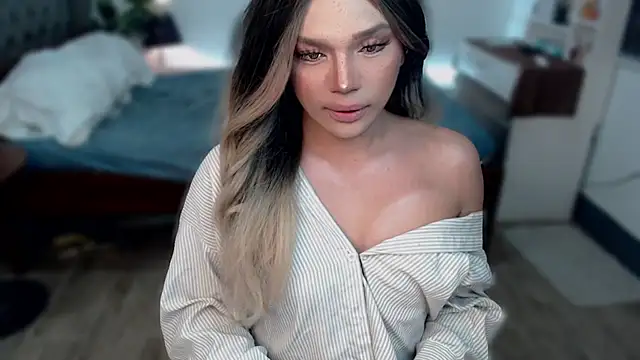 liaa lurrecams online show from November 14, 2025, 3:33 pm