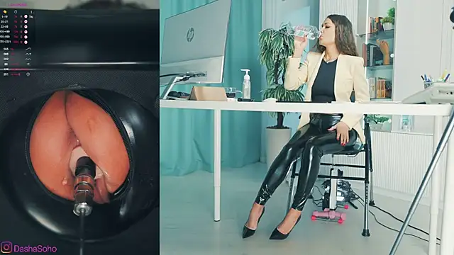 Snapshot of art_porno chatting on October 17, 2025, 1:31 am art porno online show from October 17, 2025, 1:31 am